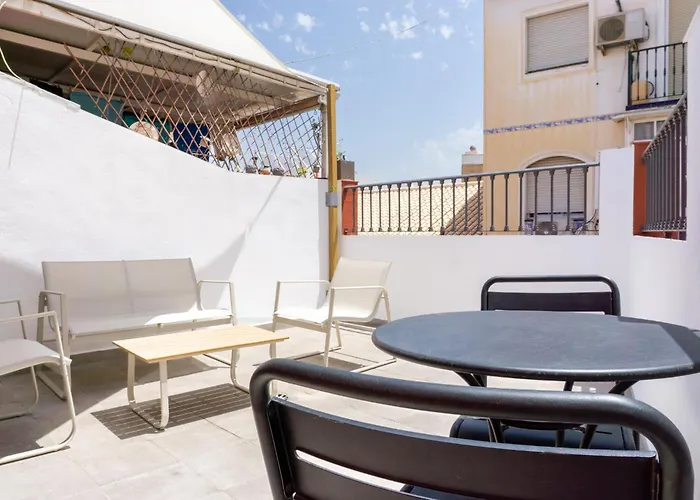 Urban Glow Carril アパート